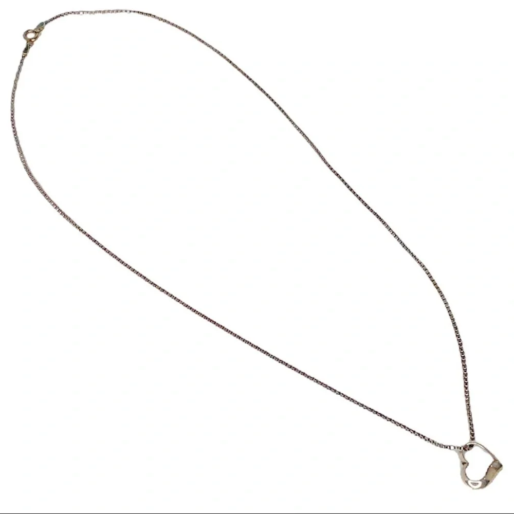 STERLING SILVER NECKLACE Floating heart charm Box chain 20” Whimsical Like new